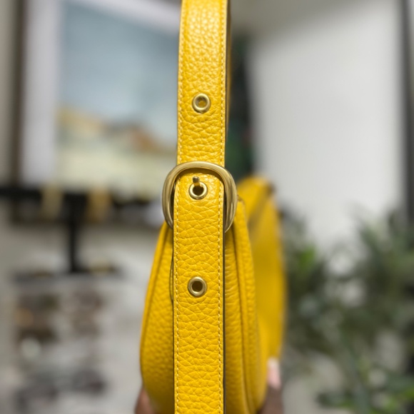 Authentic Coach Luna Shoulder Bag - Picture 7 of 7